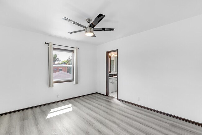 Building Photo - 2201 Manning Ave