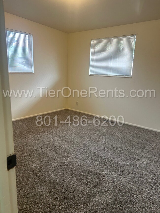 Building Photo - NO DEPOSIT option available for qualified ...