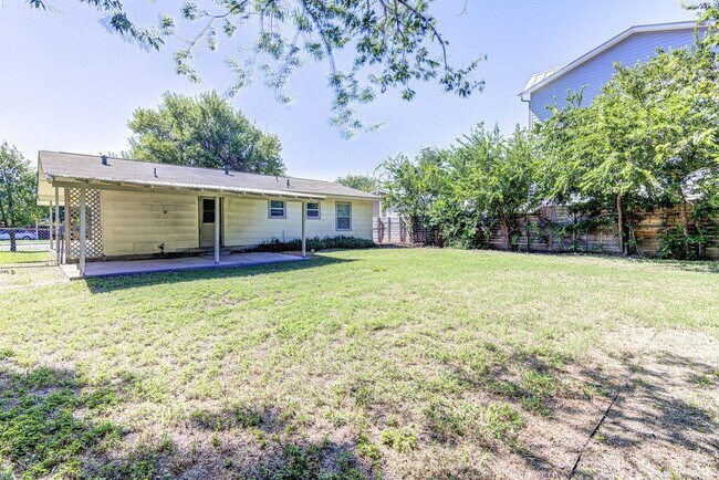 Building Photo - 8406 Burrell Dr