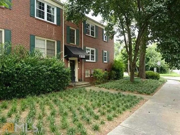 Front of building - 1332 Euclid Ave NE