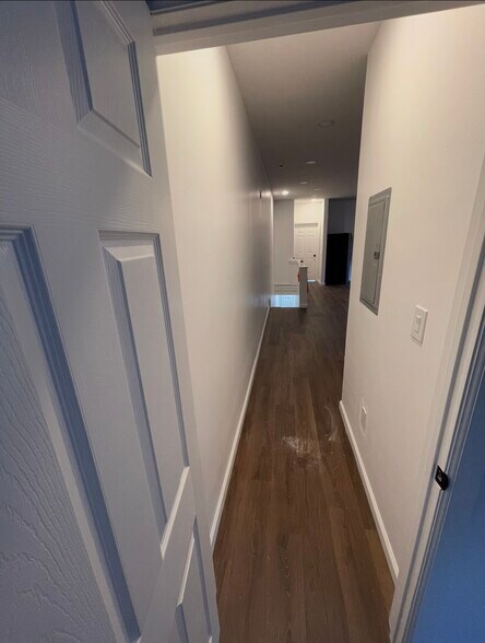 Building Photo - 1318 N 57th St