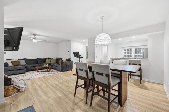 Building Photo - 1305 Tuckaway Reach