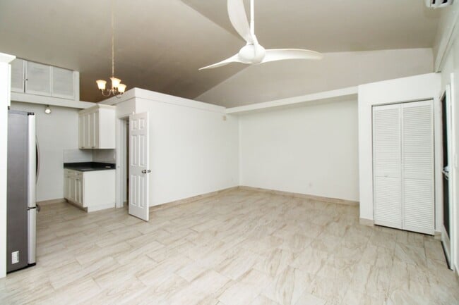 Building Photo - ANNUAL UNFURNISHED ** Wiggins Pass West **...