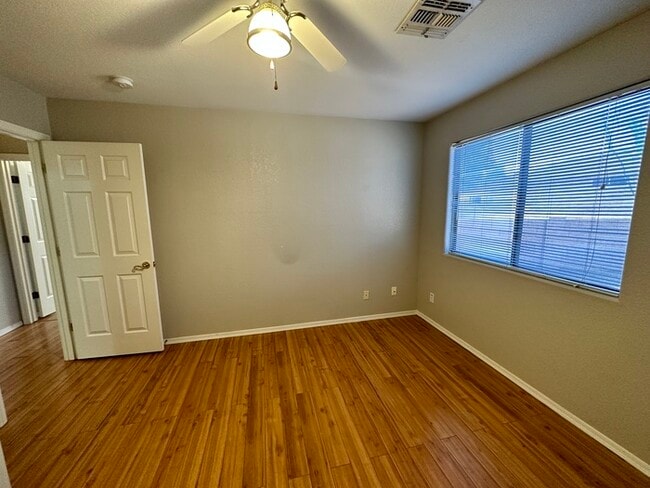 Building Photo - Charming Home
