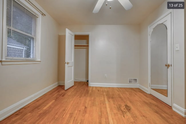 Building Photo - 3 Bedroom with Huge Rear yard