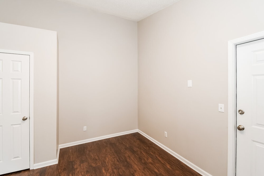 Building Photo - 1946 Running River Rd