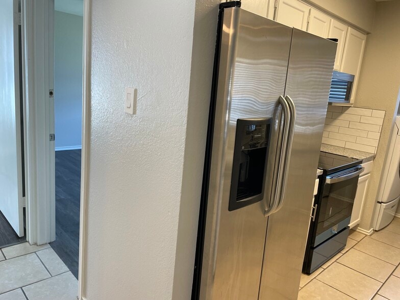 Building Photo - 13030 Quail Dr