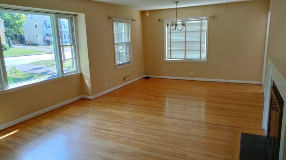 Dining area - 2164 Westfall Rd