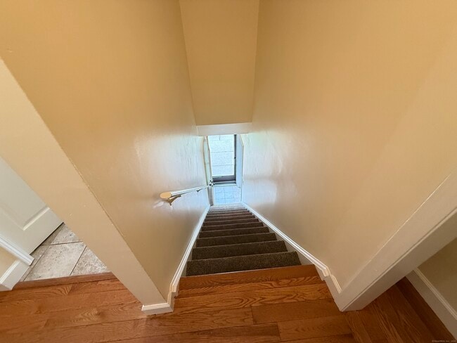 Building Photo - 27 Crows Nest Ln
