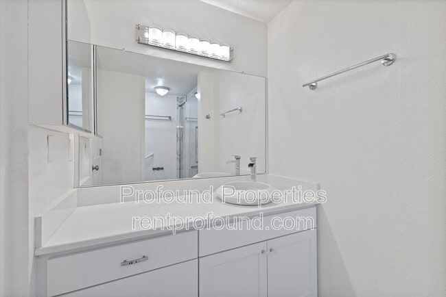 Building Photo - 9045 SW Pinto Ct
