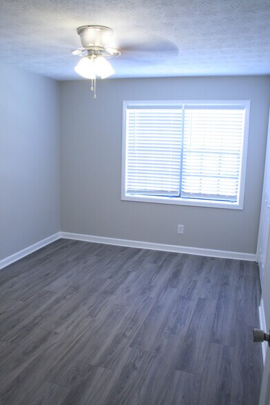 Building Photo - 340 Winding River Dr
