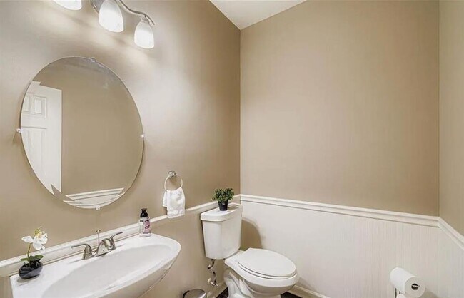 Building Photo - 1015 Pebble Creek Trail