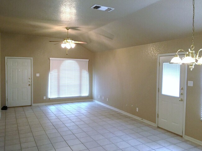 Building Photo - 2 Bedroom | 2 Bath Duplex Off Clear Creek – Killeen, TX