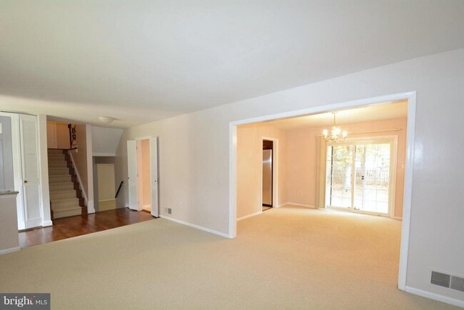 Building Photo - 5111 Gainsborough Dr