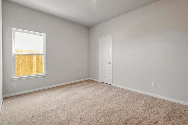Building Photo - 6426 Elm St