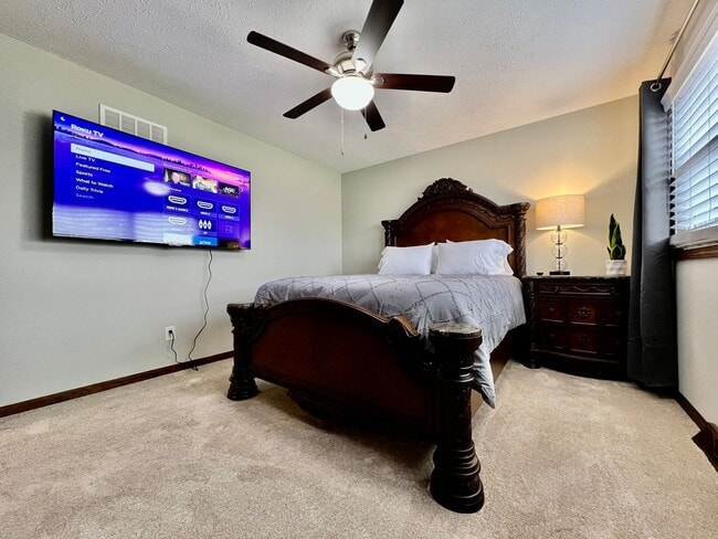 Building Photo - 7033 Willowood Dr
