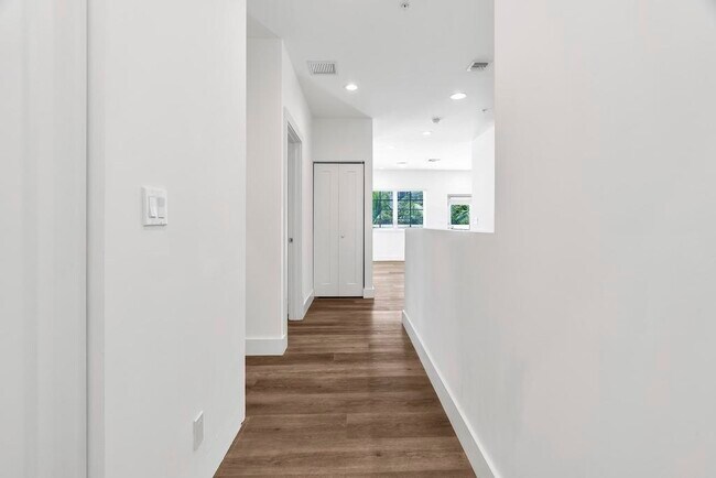 Building Photo - 211 Ocean Breeze