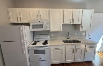 Building Photo - 2724 Jefferson Ave