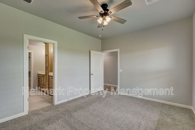 Building Photo - 642 Juniper St