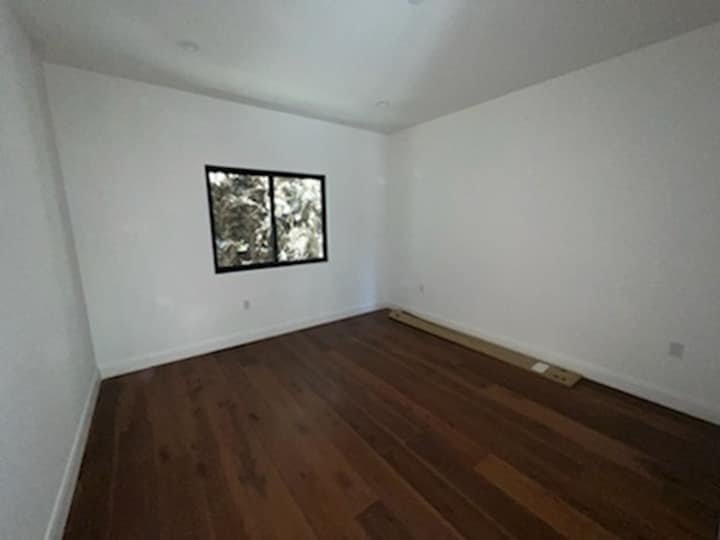 Building Photo - 7507 Hesperia Ave