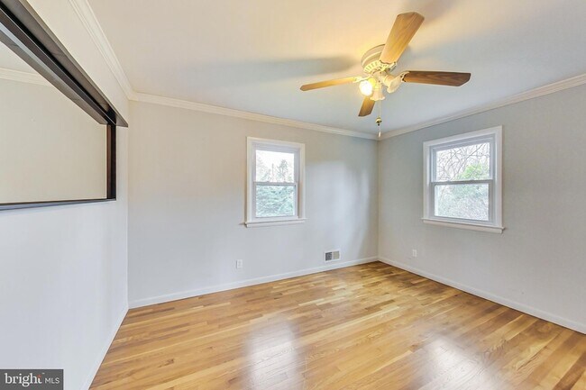 Building Photo - 9511 48th Ave