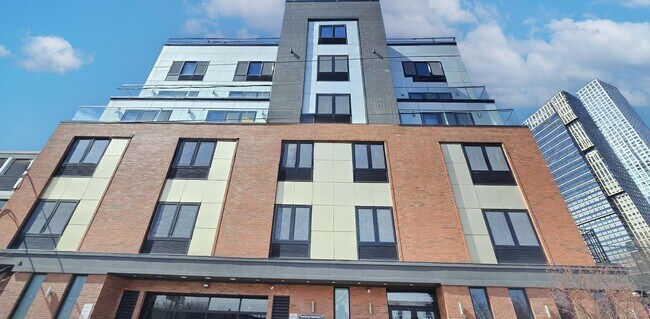 Building Photo - 211 Baldwin Ave