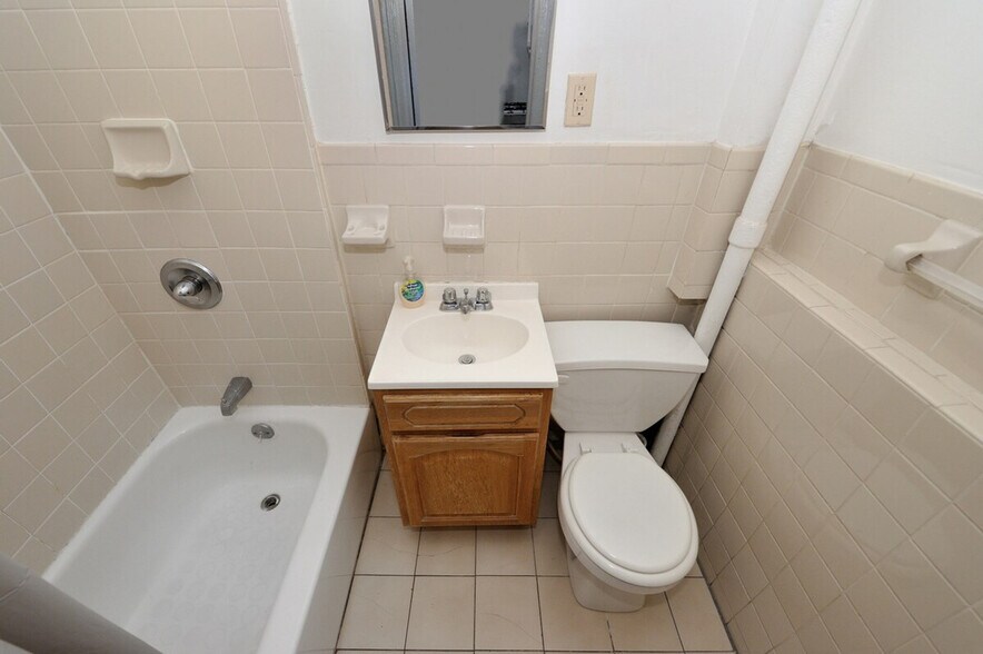 Building Photo - 173 E 91st St