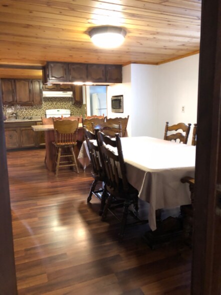 Building Photo - 429 Hollywood Church Rd