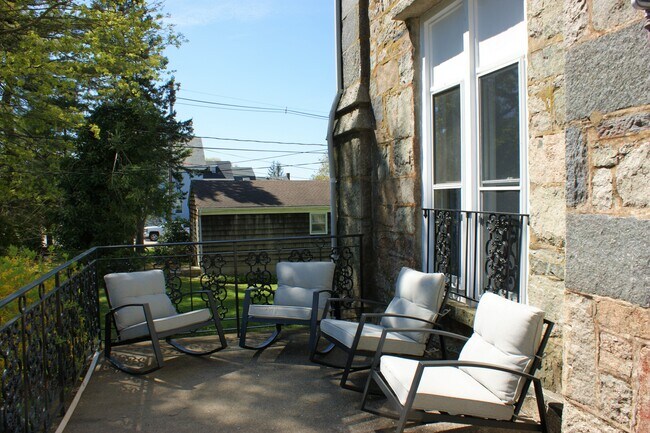 front patio with seating - 35 Coggeshall Ave