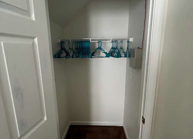 Building Photo - Westside central located comfortable & spacious Intown Atlanta House w/Porch