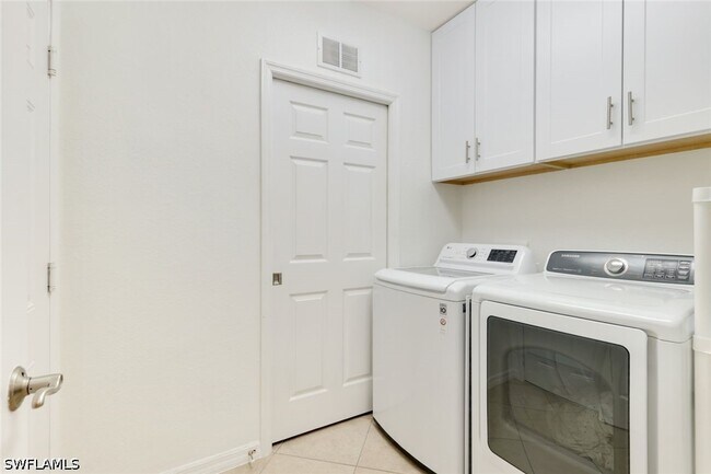 Building Photo - 12867 Carrington Cir