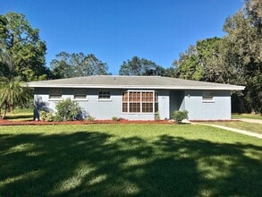 Building Photo - private pool home in Kensington Park - Sar...
