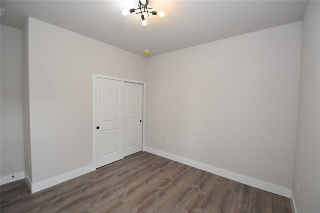 Building Photo - 20 Uniondale Pl