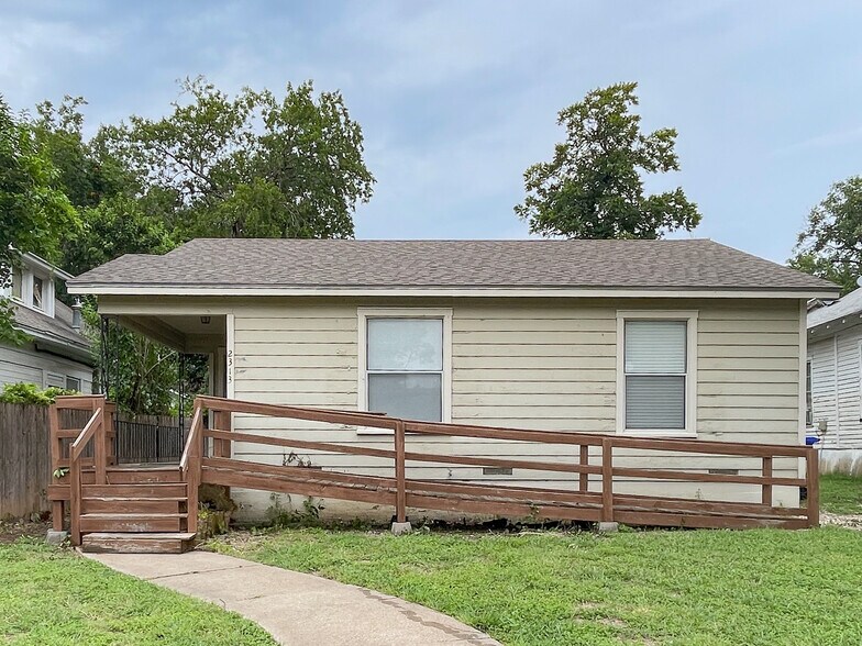 Building Photo - 2313 Morrow Ave