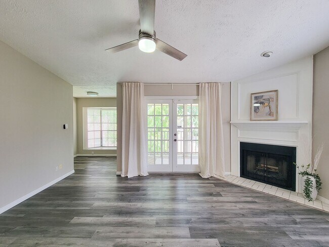 Building Photo - 2220 Bering Dr