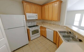Building Photo - 175 Jardin De Mer Pl