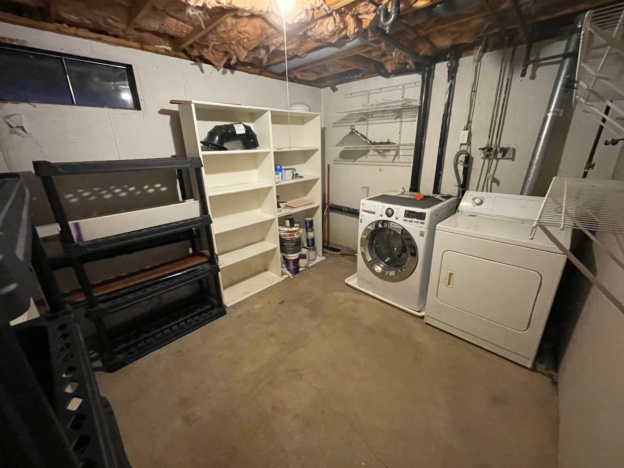 Building Photo - 16 Bowstring Way