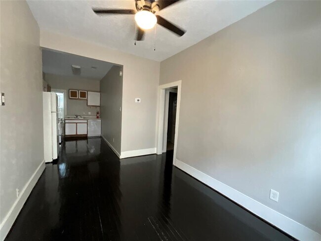 Primary Photo - 3403 Yupon St