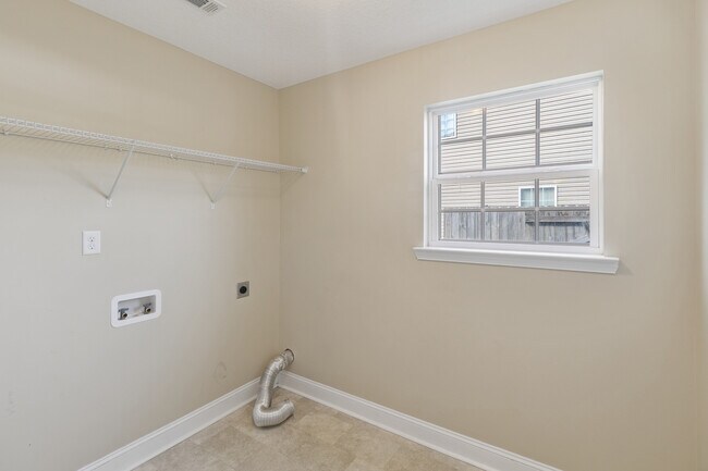 Building Photo - 608 Piedmont Ave