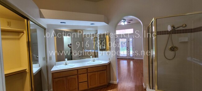 Building Photo - Move In Special! Woodcreek High School Walking Distance, West Roseville Single Story, , 4 Bed 2 B...