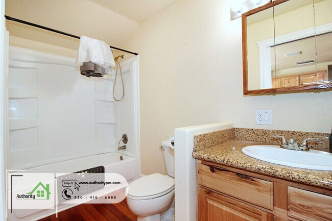 Building Photo - 2391 Placer St
