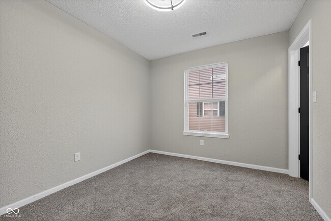 Building Photo - 12126 Blue Springs Ln