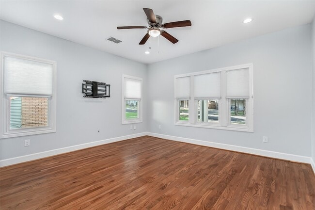 Building Photo - 5327 Worth St