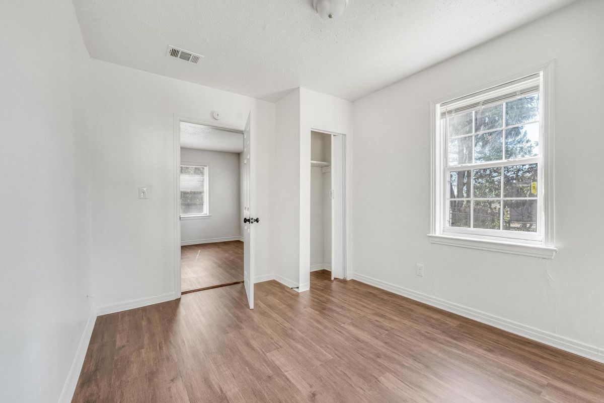 Building Photo - 3173 3rd St Cir S