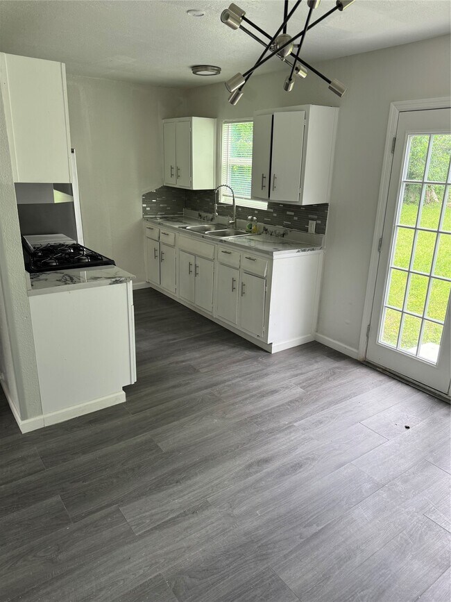 Building Photo - 4215 Botany Ln