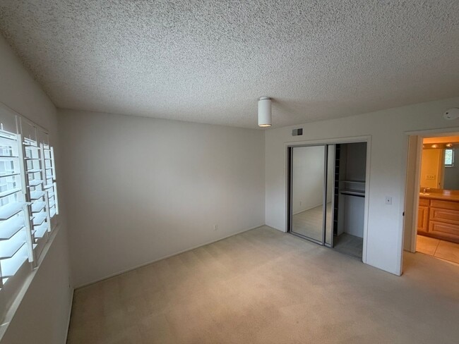 Building Photo - 4569 Foxenwood Ln