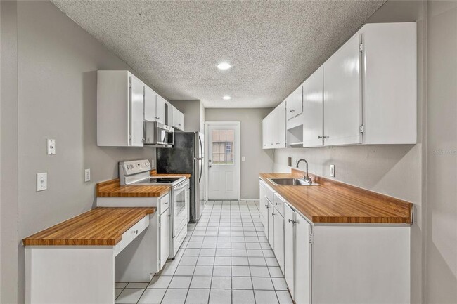 Building Photo - 459 W Rosewood Ln