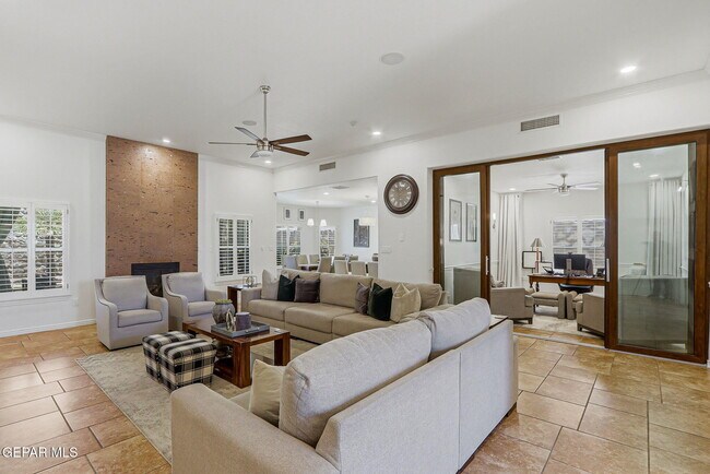 Building Photo - 7417 Gulf Creek Dr