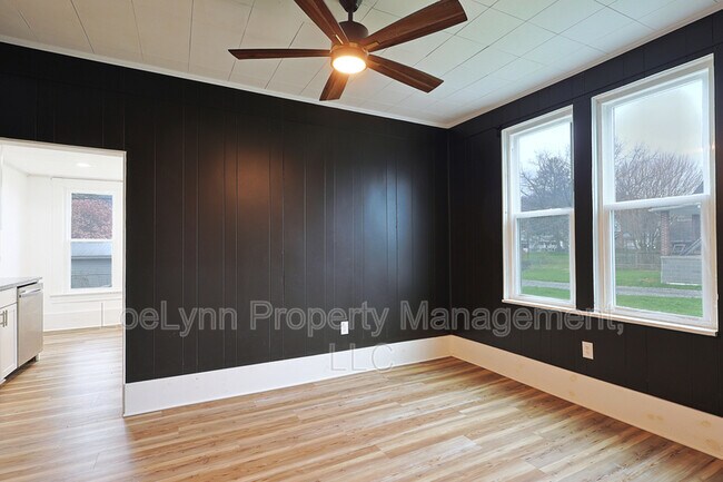 Building Photo - 14208 Temple St