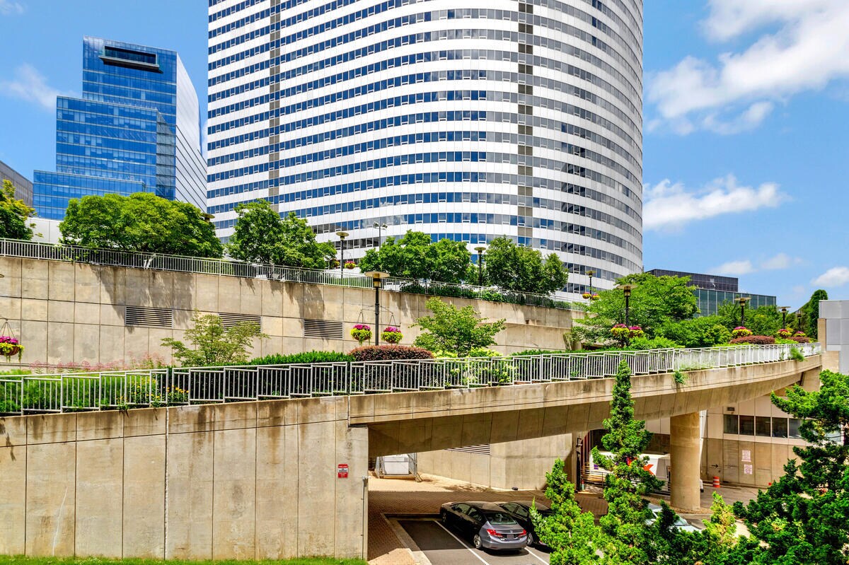 Views - 1121 Arlington Blvd
